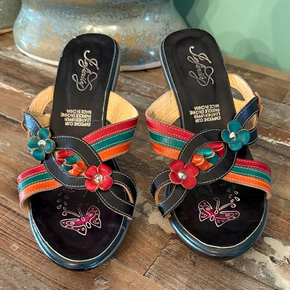 Infinity Raine leather, Multicolor Floral Sandals beautiful condition